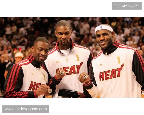 前热火球星波什回忆詹姆斯2014年离开：官宣前十分钟才短信告知